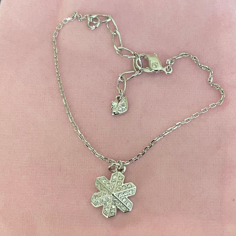 Swarovski Snowflake Bracelet. Never Worn, NWOT.